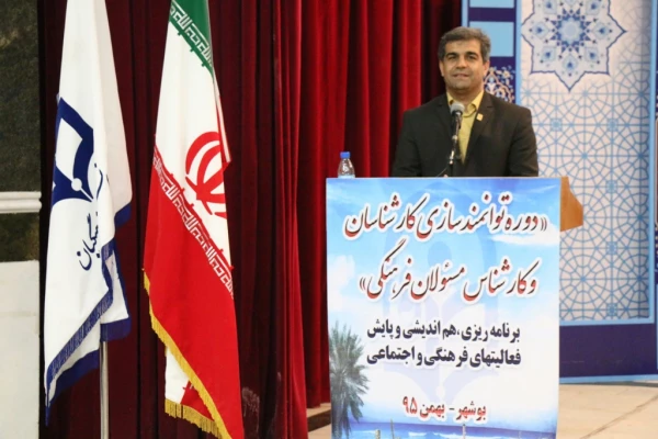 دکتر مولایی در آیین افتتاحییه  دوره توانمند سازی کارشناسان و کارشناس مسئولان فرهنگی دانشگاه فرهنگیان سراسر کشور در بوشهر: عنوان این دانشگاه، فرهنگیان است و علاوه بر رشد علمی دانشجویان اهمیت خاصی به مسائل فرهنگی نیز داده می شود. 3