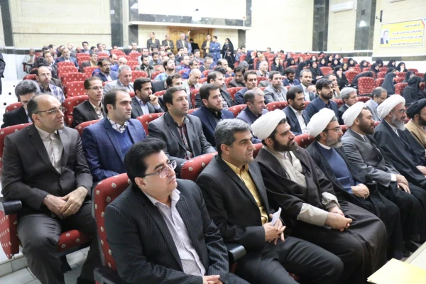 دکتر مولایی در آیین افتتاحییه  دوره توانمند سازی کارشناسان و کارشناس مسئولان فرهنگی دانشگاه فرهنگیان سراسر کشور در بوشهر: عنوان این دانشگاه، فرهنگیان است و علاوه بر رشد علمی دانشجویان اهمیت خاصی به مسائل فرهنگی نیز داده می شود. 4