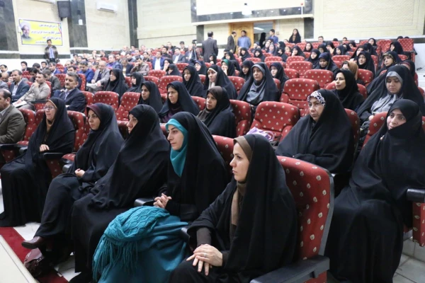 دکتر مولایی در آیین افتتاحییه  دوره توانمند سازی کارشناسان و کارشناس مسئولان فرهنگی دانشگاه فرهنگیان سراسر کشور در بوشهر: عنوان این دانشگاه، فرهنگیان است و علاوه بر رشد علمی دانشجویان اهمیت خاصی به مسائل فرهنگی نیز داده می شود. 5