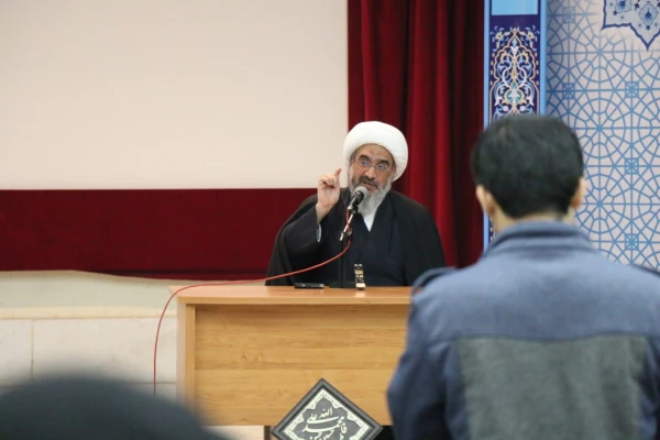 دکتر مولایی در آیین افتتاحییه  دوره توانمند سازی کارشناسان و کارشناس مسئولان فرهنگی دانشگاه فرهنگیان سراسر کشور در بوشهر: عنوان این دانشگاه، فرهنگیان است و علاوه بر رشد علمی دانشجویان اهمیت خاصی به مسائل فرهنگی نیز داده می شود. 14