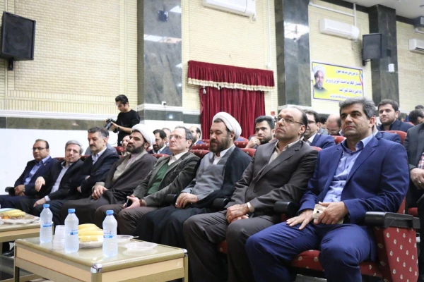 دکتر مهرمحمدی در اختتامیه دوره توانمند سازی کارشناسان و کارشناس مسئولان فرهنگی در بوشهر:
کارشناسان فرهنگی نماد تدبیر، سخت کوشی، هم زبانی با دانشجو، نشاط سیاسی و دین ورزی
 4