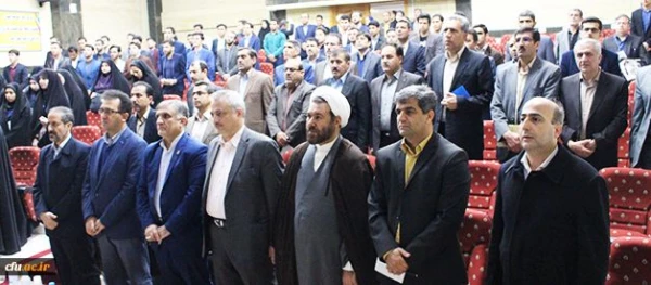 دکتر قنبری در آیین افتتاحیه سومین همایش کشوری دبیران منتخب شورای صنفی رفاهی و نمایندگان تشکل های اسلامی:
همگرایی و هم اندیشی دانشجومعلمان در راستای ارتقاء سطح خدمات آموزش و فرهنگی دانشگاه، طی برگزاری چنین دوره هایی محقق می شود 2