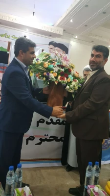 با حضور دکتر اکبر مولایی سرپرست مدیریت امور پردیس های استان بوشهر در مراسم هفته نیروی انتظامی: 

تقدیم  دست گل به فرماندهی نیروی انتظامی استان بوشهر به منظورر تکریم پرسنل جان برکف نیروی انتظامی  3