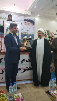 با حضور دکتر اکبر مولایی سرپرست مدیریت امور پردیس های استان بوشهر در مراسم هفته نیروی انتظامی: 

تقدیم  دست گل به فرماندهی نیروی انتظامی استان بوشهر به منظورر تکریم پرسنل جان برکف نیروی انتظامی  2