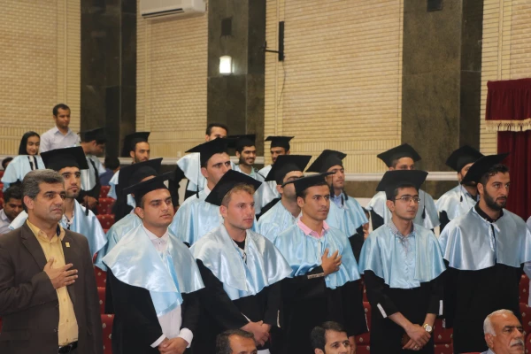 دکتر مولایی در آیین دومین جشن دانش آموختگی دانشجویان ورودی 92 استان بوشهر:

معلمان را پیام آوران خوشبختی اجتماع هستند که رسالت پیامبرگونه تربیت نسل آینده برای رفاه و خوشبختی را برعهده دارند. 11