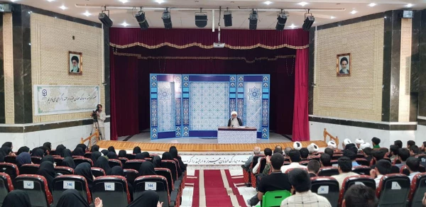 ازسرگیری جلسات تفسیرقرآن کریم آیت الله صفایی بوشهری نماینده محترم ولی فقیه در استان و امام جمعه بوشهر وتفسیر سوره جمعه با حضور مسئولان و دانشجومعلمان دانشگاه 6