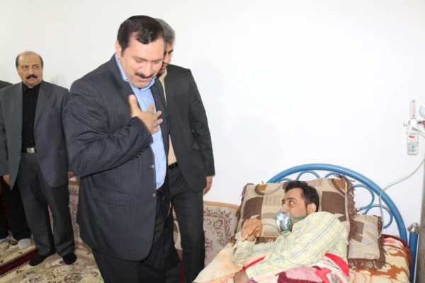 معاون طرح و برنامه و توسعه مدیریت دانشگاه فرهنگیان کشور در سفر به بوشهر
 از معلم فداکار آبپخشی عیادت کرد 9