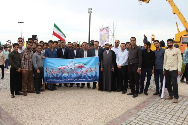 حضور باشکوه مسئولان، اساتید و دانشجو معلمان دانشگاه فرهنگیان استان بوشهر در راهپیمایی ۱۳ آبان 6