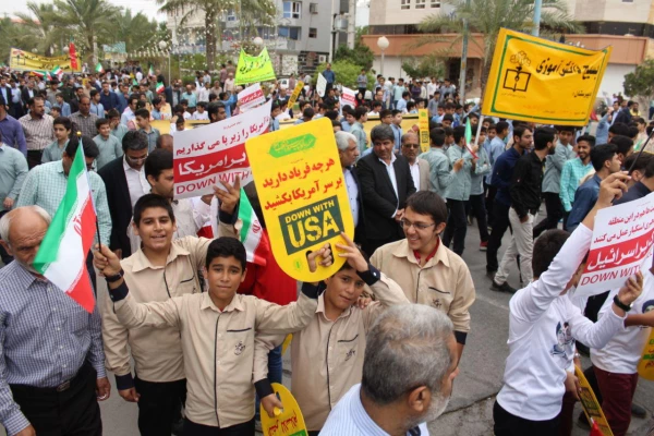 حضور باشکوه مسئولان، اساتید و دانشجو معلمان دانشگاه فرهنگیان استان بوشهر در راهپیمایی ۱۳ آبان 7