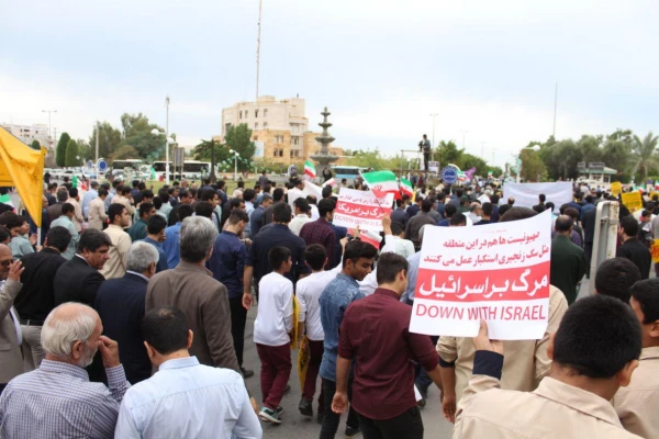 حضور باشکوه مسئولان، اساتید و دانشجو معلمان دانشگاه فرهنگیان استان بوشهر در راهپیمایی ۱۳ آبان 8