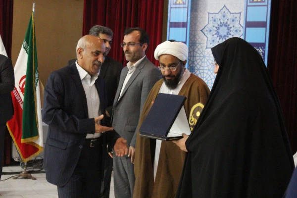 آئین نکوداشت بیش از نیم قرن تربیت معلم در استان بوشهر برگزار شد
 3