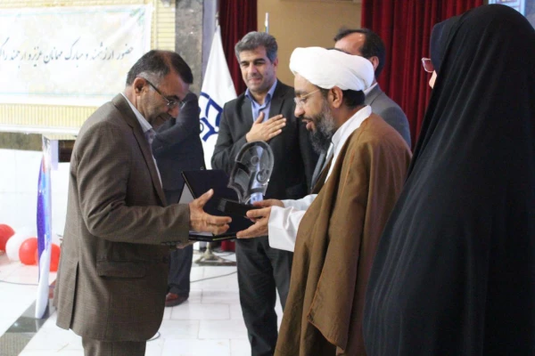 آئین نکوداشت بیش از نیم قرن تربیت معلم در استان بوشهر برگزار شد
 4