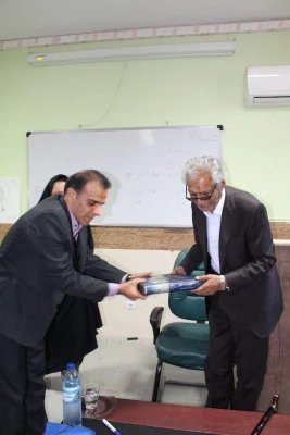 دیدار جمعی از دانشجویان دانشگاه فرهنگیان استان بوشهر با استاد هاشمی زاده 8