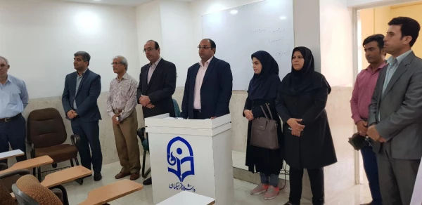 حضور برخی دانشجومعلمان پردیس علامه طباطبایی بوشهر با لباس محلی در کلاس درس 3