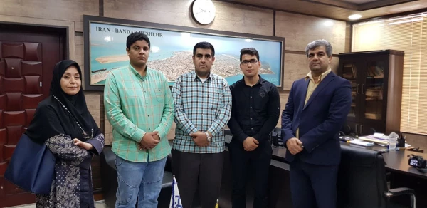 خداحافظی دانشجویان دانش آموخته ورودی ۹۴پردیس علامه طباطبایی بوشهر با رئیس دانشگاه  2