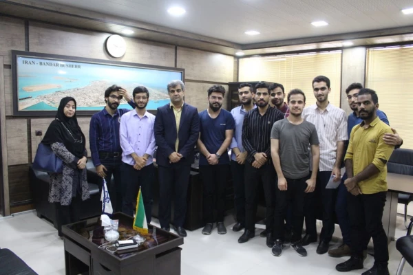 خداحافظی دانشجویان دانش آموخته ورودی ۹۴پردیس علامه طباطبایی بوشهر با رئیس دانشگاه  6