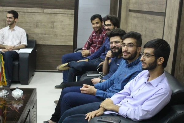 خداحافظی دانشجویان دانش آموخته ورودی ۹۴پردیس علامه طباطبایی بوشهر با رئیس دانشگاه  9