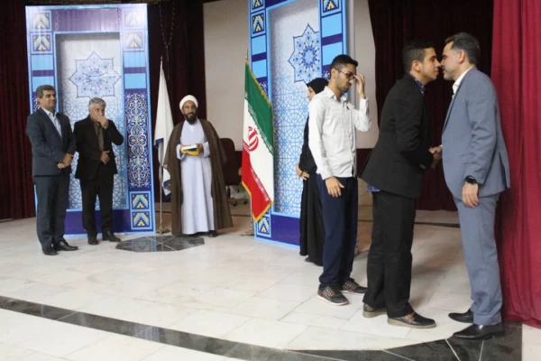 با حضور مشاور رئیس دانشگاه فرهنگیان کشور

برگزاری آئین استقبال دانشجومعلمان نوورود پردیس علامه طباطبایی بوشهر 3