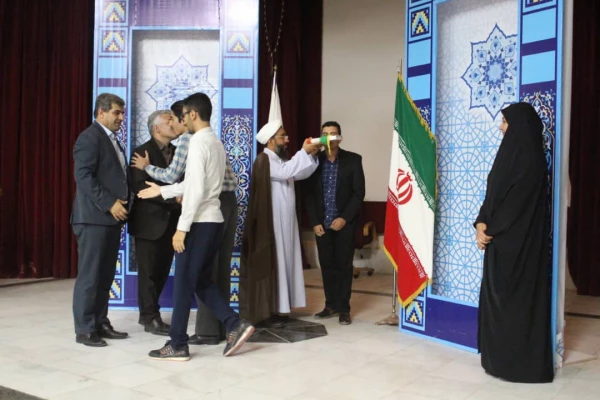 با حضور مشاور رئیس دانشگاه فرهنگیان کشور

برگزاری آئین استقبال دانشجومعلمان نوورود پردیس علامه طباطبایی بوشهر 4