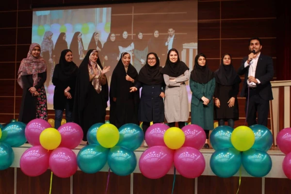 با حضور مشاور اجرایی معاون طرح و برنامه و توسعه مدیریت و مدیرکل حقوقی دانشگاه فرهنگیان

جشن بزرگ روز دانشجو دانشگاه فرهنگیان استان بوشهر برگزار شد 15