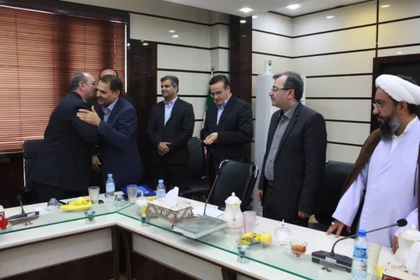 با حضور مشاور اجرایی معاون طرح و برنامه وتوسعه منابع و مدیرکل حقوقی دانشگاه فرهنگیان کشور

آئین معارفه معاون هماهنگی مدیریت امورپردیس های دانشگاه فرهنگیان استان بوشهرو معاون آموزشی، پژوهشی پردیس علامه طباطبایی  این دانشگاه برگزار شد. 
 14