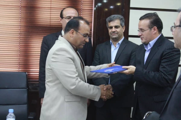 با حضور مشاور اجرایی معاون طرح و برنامه وتوسعه منابع و مدیرکل حقوقی دانشگاه فرهنگیان کشور

آئین معارفه معاون هماهنگی مدیریت امورپردیس های دانشگاه فرهنگیان استان بوشهرو معاون آموزشی، پژوهشی پردیس علامه طباطبایی  این دانشگاه برگزار شد. 
 16