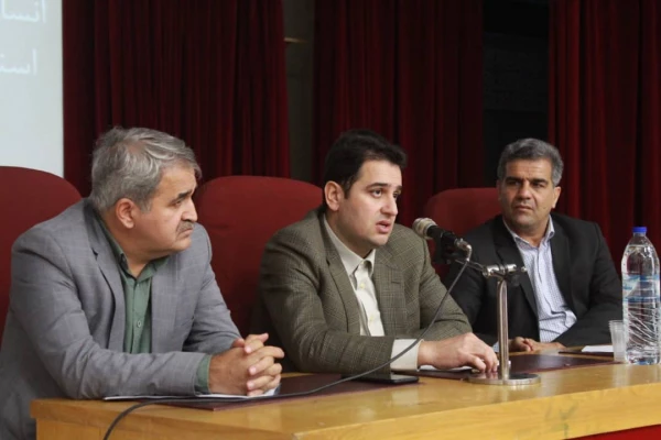 معاون آموزشی و تحصیلات تکمیلی دانشگاه فرهنگیان:
امروز دانشگاه فرهنگیان 2080 عضو هیات علمی نیاز دارد 6