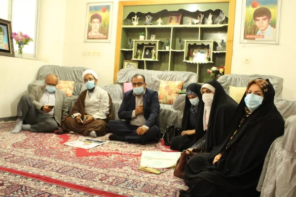 دیدار ستاد شاهد و ایثارگر دانشگاه فرهنگیان استان بوشهر با خانواده شهید محمدی باغملایی 4