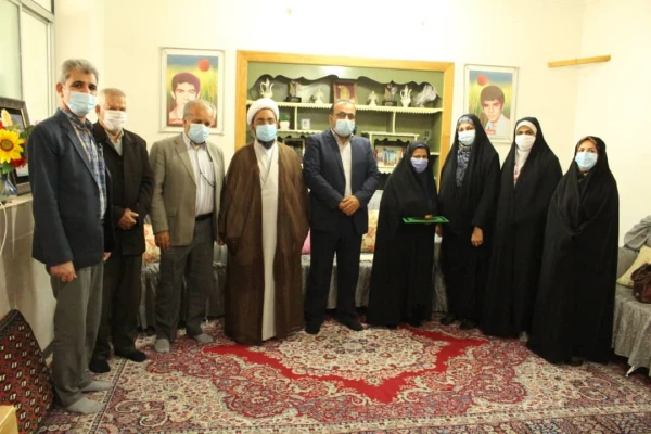 دیدار ستاد شاهد و ایثارگر دانشگاه فرهنگیان استان بوشهر با خانواده شهید محمدی باغملایی 7