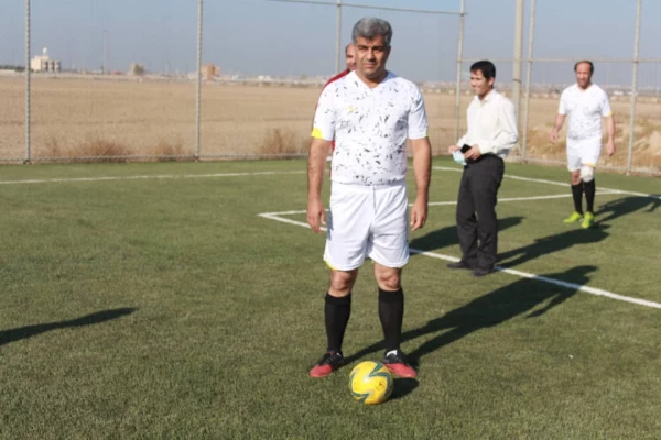 رئیس دانشگاه فرهنگیان استان بوشهر
فنی ترین بازیکن مسابقات مینی فوتبال دانشگاه های شهرستان بوشهر شد . 2