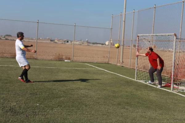 رئیس دانشگاه فرهنگیان استان بوشهر
فنی ترین بازیکن مسابقات مینی فوتبال دانشگاه های شهرستان بوشهر شد . 2