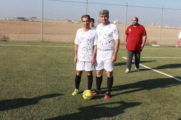 رئیس دانشگاه فرهنگیان استان بوشهر
فنی ترین بازیکن مسابقات مینی فوتبال دانشگاه های شهرستان بوشهر شد . 2