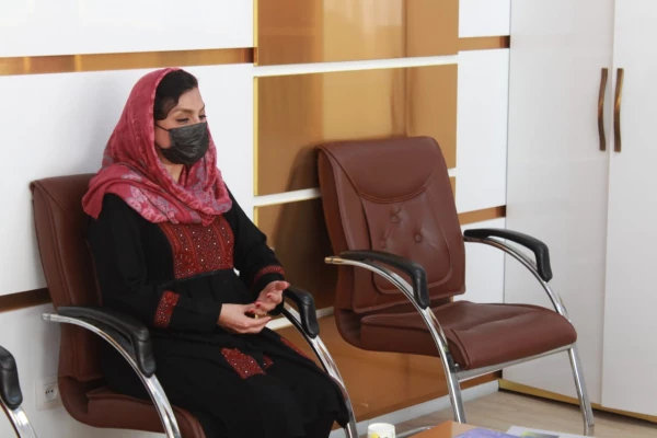 توسط مدرس زبان دانشگاه و موسسات زبان استان

چندین جلد کتاب به کتابخانه پردیس علامه طباطبایی بوشهر اهدا شد
 5