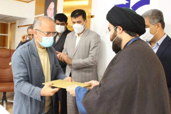 آئین تجلیل از بازنشستگان جدید دانشگاه فرهنگیان استان بوشهر در سالن کنفرانس پردیس علامه طباطبایی بوشهر  برگزار شد. 14