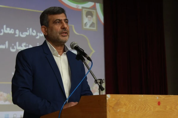 آئین قدردانی و معارفه روسای قدیم و جدید دانشگاه فرهنگیان بوشهر برگزار شد
 9