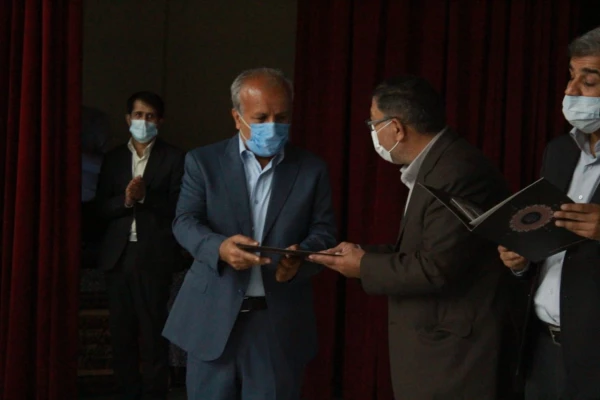 آئین قدردانی و معارفه روسای قدیم و جدید دانشگاه فرهنگیان بوشهر برگزار شد
 13