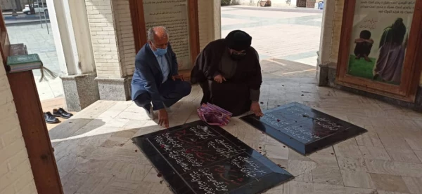 با حضور در گلزار شهدای بهشت صادق بوشهر

تجدید میثاق رئیس دانشگاه فرهنگیان استان بوشهر با آرمان های امام (ره) و شهیدان انقلاب اسلامی 2