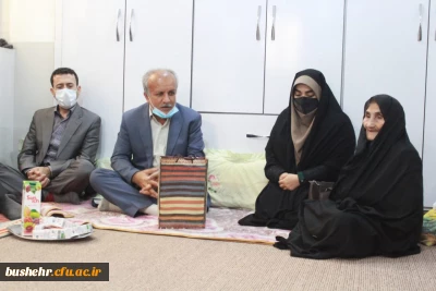 دیدار رئیس و مسئول کانون بسیج اساتید دانشگاه فرهنگیان استان بوشهر با مادر شهید یاسی