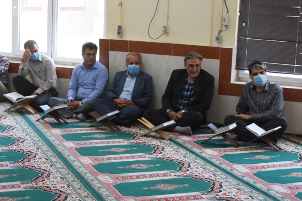 با حضور رئیس دانشگاه فرهنگیان استان بوشهر

محفل انس با قرآن کریم در پردیس علامه طباطبایی بوشهر برگزار شد 
 10