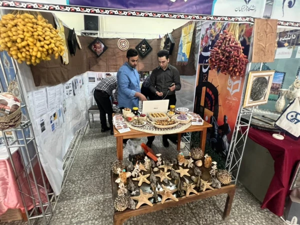 حضور نمایندگان کانون های فرهنگی و انجمن های علمی در ششمین جشنواره منطقه ای رویش شهرکرد 6