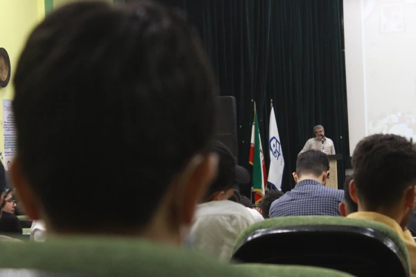 همایش فرهنگ و تربیت در آیینه 8 سال دفاع مقدس برگزار شد 3