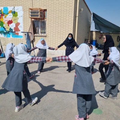 برگزاری اردوی آموزشی دانشجویان رشته تربیت بدنی و بازدید از مدرسه چند پایه تل سیاه بوشهر 4