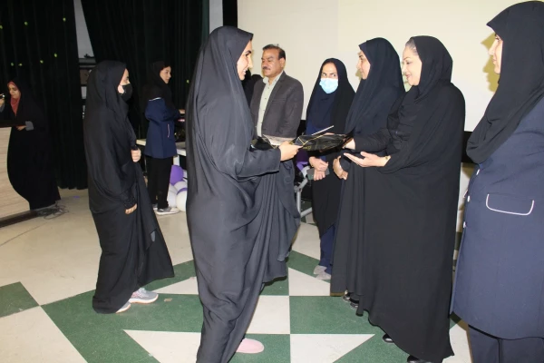 برگزاری آئین تجلیل از اساتید تربیت بدنی و مقام آوران مسابقات ورزشی پردیس بنت الهدی صدر  10