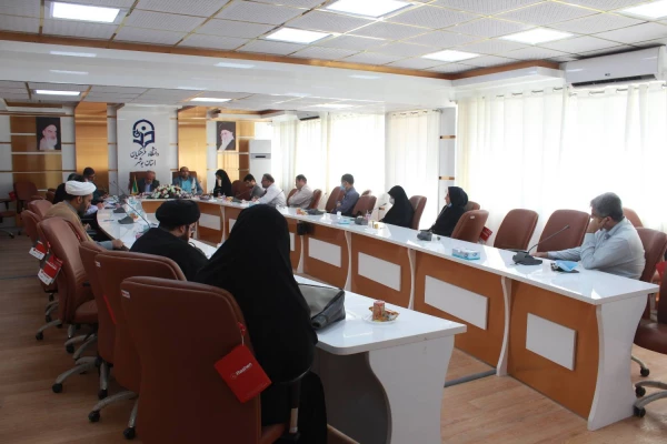 نشست هیات رئیسه با اعضای هیات علمی دانشگاه برگزار شد 7