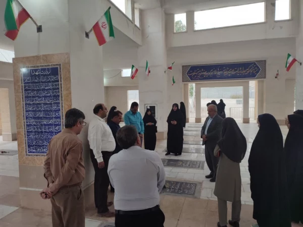 هیات رئیسه دانشگاه فرهنگیان استان بوشهر با خانواده شهید دانشجومعلم مهدی یزدانپناه دیدار کردند. 6