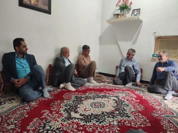 هیات رئیسه دانشگاه فرهنگیان استان بوشهر با خانواده شهید دانشجومعلم مهدی یزدانپناه دیدار کردند. 11