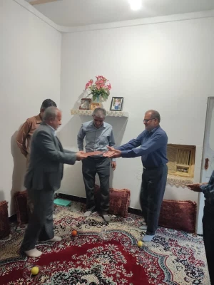 هیات رئیسه دانشگاه فرهنگیان استان بوشهر با خانواده شهید دانشجومعلم مهدی یزدانپناه دیدار کردند. 12