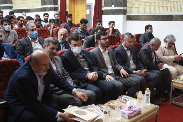 معاون رئیس جمهور و رئیس سازمان بنیاد شهید و امور ایثاگران گفت:به دلیل هراس از ظرفیت ملت و مکتب انقلاب اسلامی، نگاه جهان خوارانه سلطه گران به ایران ادامه دارد. 20