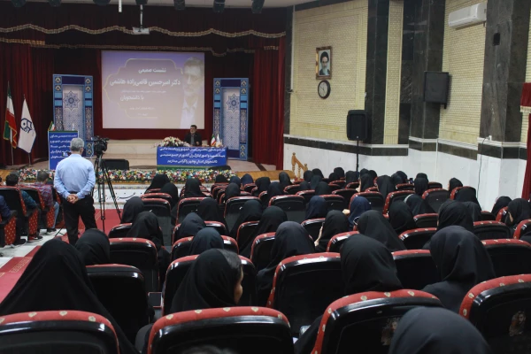 معاون رئیس جمهور و رئیس سازمان بنیاد شهید و امور ایثاگران گفت:به دلیل هراس از ظرفیت ملت و مکتب انقلاب اسلامی، نگاه جهان خوارانه سلطه گران به ایران ادامه دارد. 27