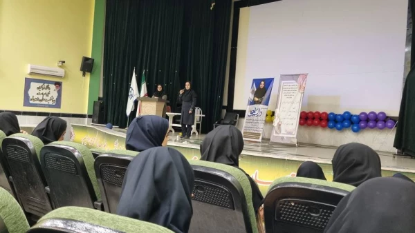 به مناسبت روز دانشجو نشست پرسش و پاسخ با موضوع اهدای خون بانوان در پردیس بنت الهدی صدر دانشگاه فرهنگیان استان بوشهر برگزار شد. 3